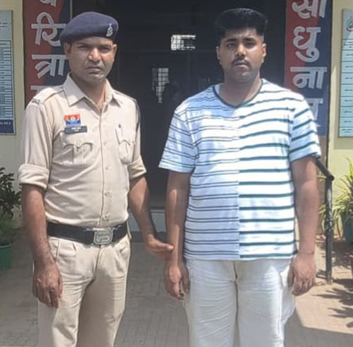 एक लाख रूपये की चोरी करने वाला आरोपी गिरफ्तार